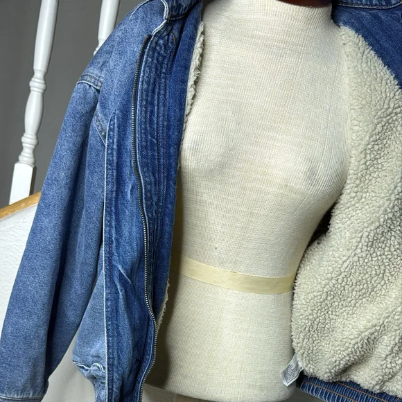 Wild Fable Sherpa Lined  Blue Denim Jacket Size XS EUC Fall Fashion Casual Basic - Picture 4 of 8